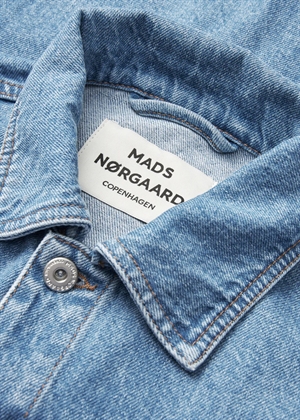 Gaia Classic denim jakke Mid Blue Denim Mads Nørgaard 